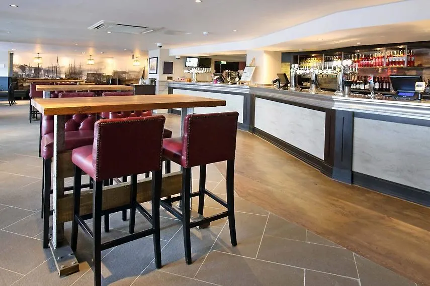 The Angel Hotel Wetherspoon Γουίτμπι