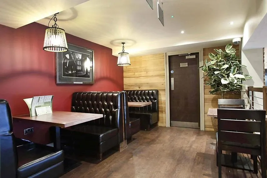 The Angel Hotel Wetherspoon Γουίτμπι