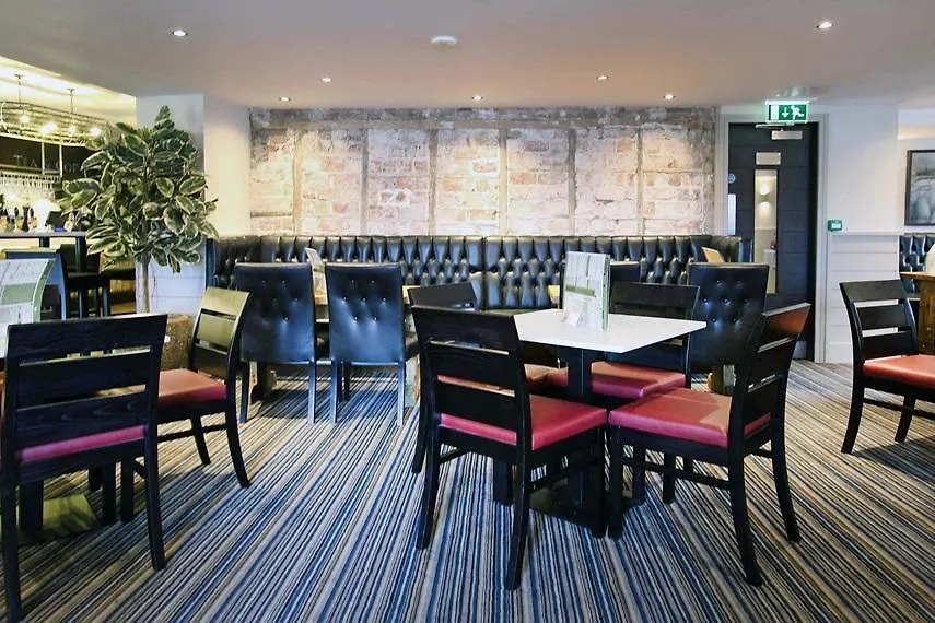The Angel Hotel Wetherspoon Γουίτμπι